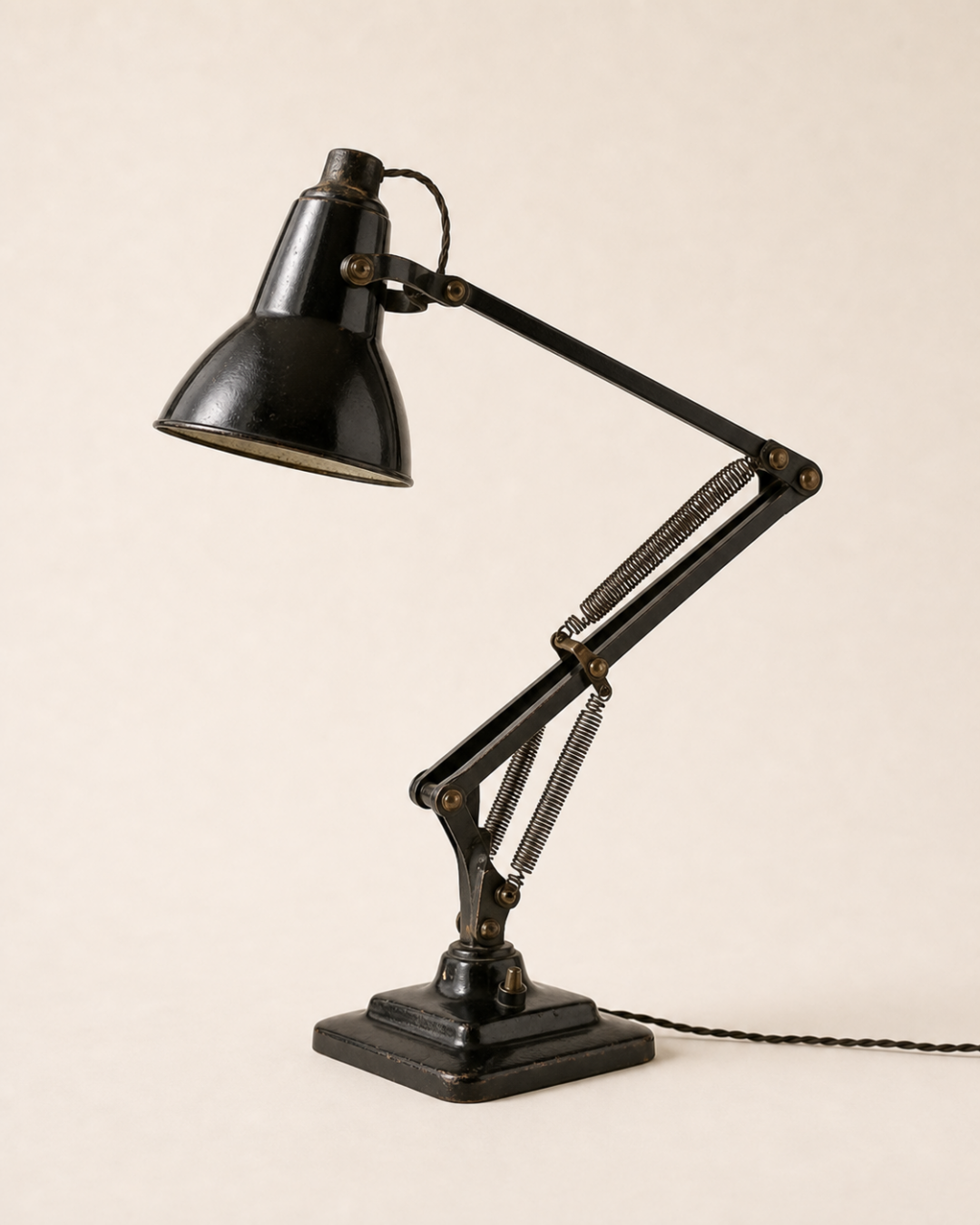 Anglepoise 1227 primary view — In Use Since collection study